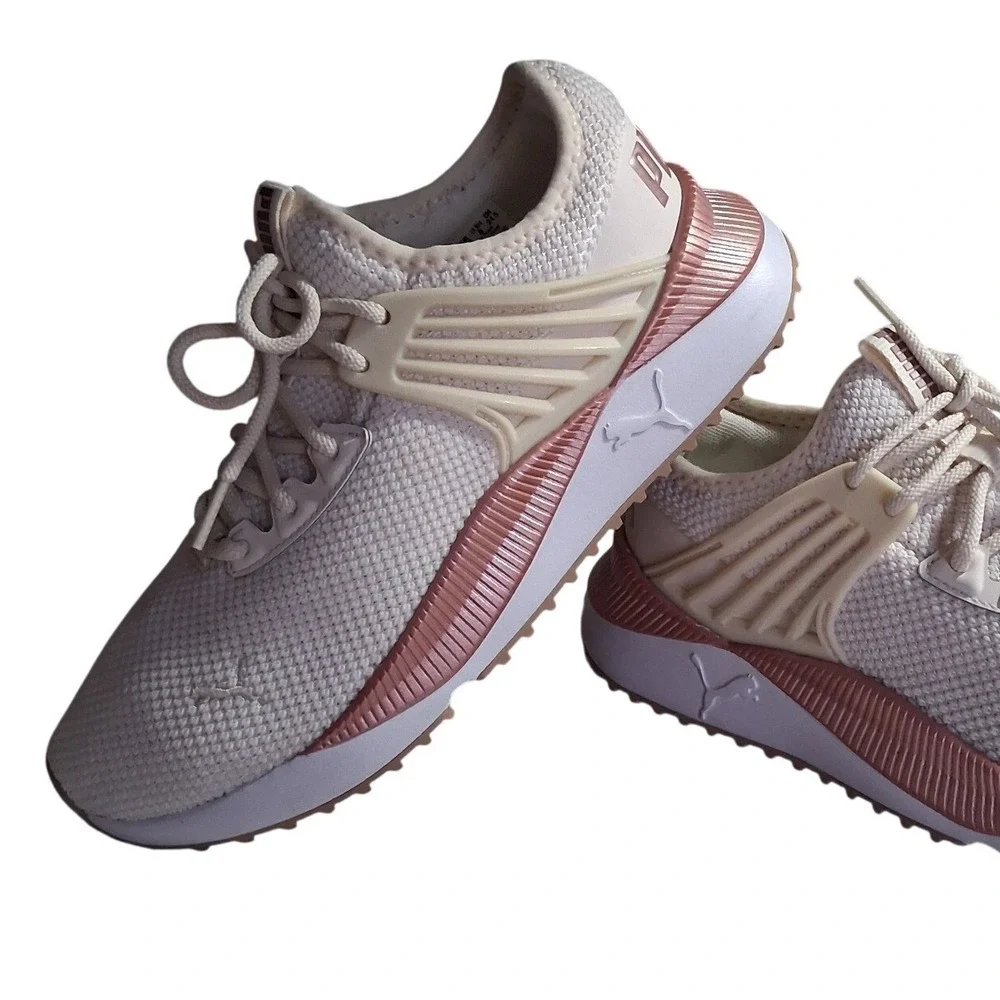 PUMA Women's size 8 Pacer Future Lux Athletic‎ Loungewear Comfort Prep Sneakers